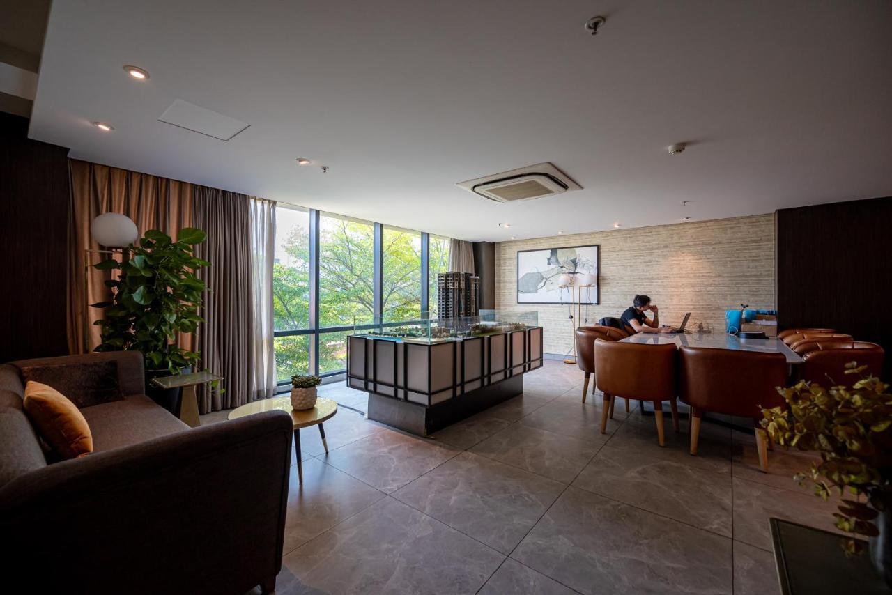 Luxury Retreat D1Mension Apartment Ho Chi Minh City Bagian luar foto